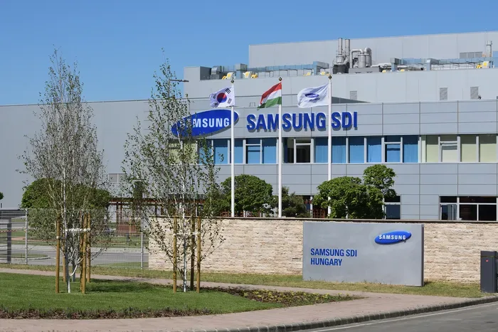 삼성 SDI, 4조4500억원 규모 삼성 디스플레이 지분 매각…미국 생산 설비 투자 전망