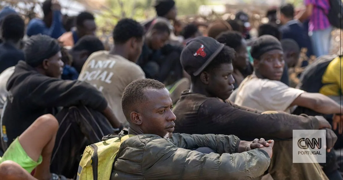 Oposição espanhola rejeita "chantagens" de Marrocos e pede o regresso de "todos" os que chegaram a Ceuta