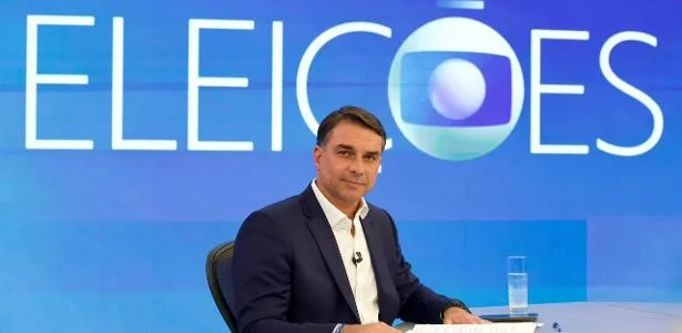 Flávio não responde sobre contrato com Vorcaro: ?Não cabe a mim?