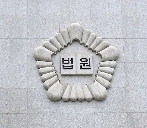“앉아달라” 요구한 버스기사 10분간 폭행... 60대 취객, 2심도 실형