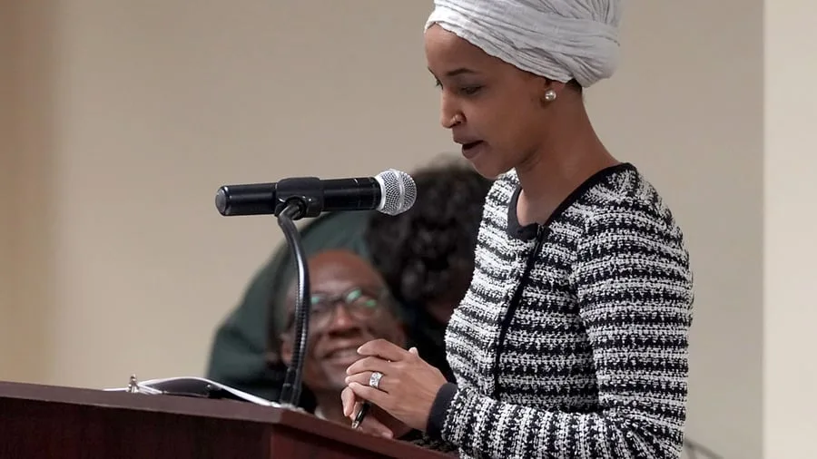 +++ USA +++: Ermittler beschlagnahmen wohl Handy von Trump-Kritikerin Omar