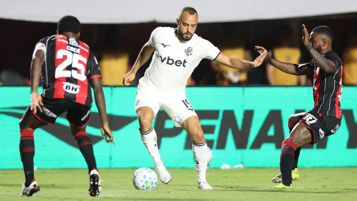 Jogo do Vitória tem primeira expulsão do Brasileirão pela Lei Vini Jr