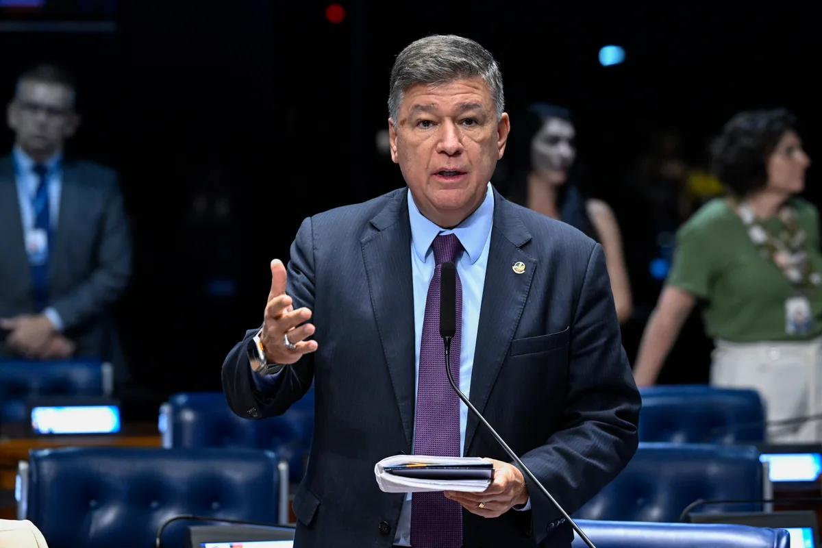 Viana aciona Alcolumbre por contrato de R$ 131 milhões ligado a Moraes