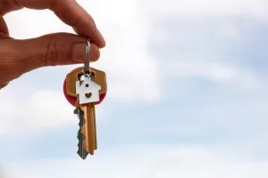 Aluguel desacelera, mas alta de 9,16% supera mais que o dobro da inflação em 12 meses