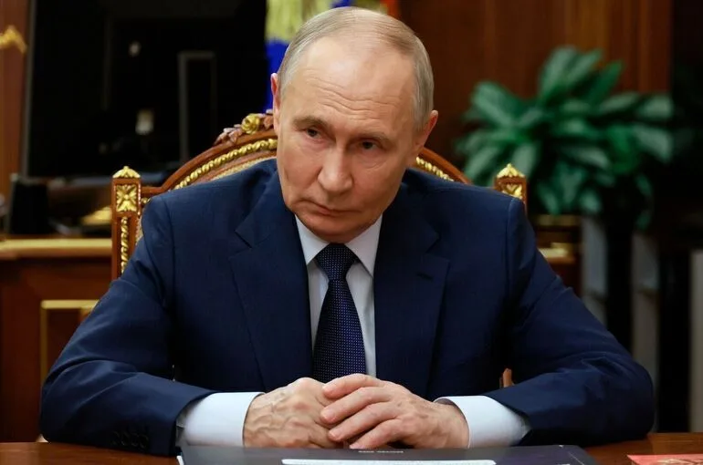 Путин обсудит с Правительством структурную перестройку экономики до 2030 года