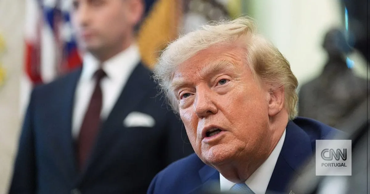Juíza dos EUA bloqueia nova tentativa de Trump para limitar cidadania por nascimento
