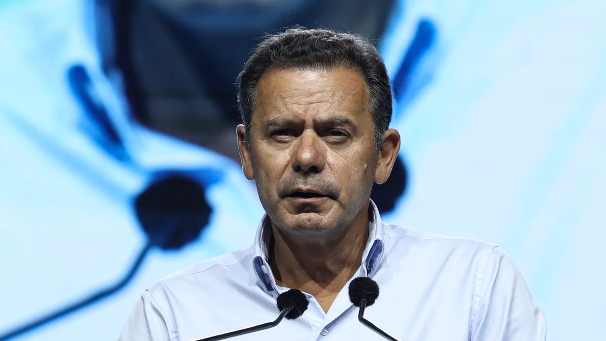 Deixem o Luís fintar. 47 minutos de Luís Montenegro no discurso no Pontal