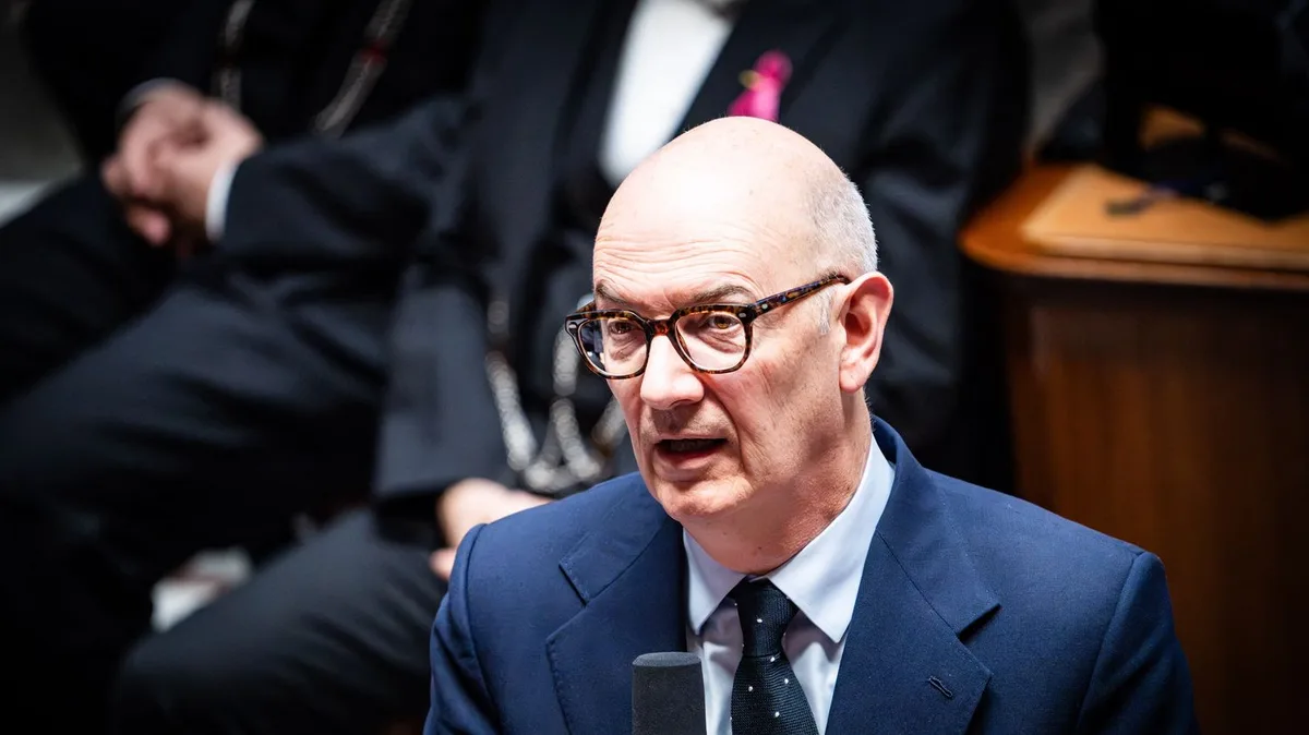 "Vous allez hériter du bureau mais aussi d'un budget" : le ministre Roland Lescure se montre confiant après avoir rencontré plusieurs partis politiques
