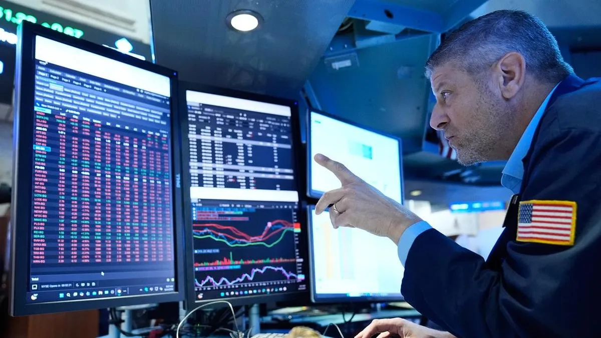 Wall St mixed as artificial intelligence rout deepens