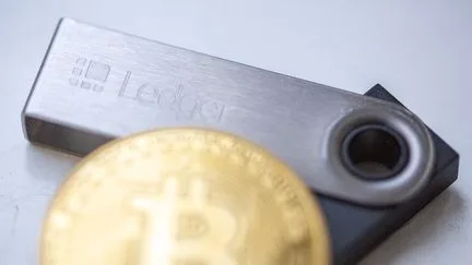 L'entreprise française Ledger confirme qu'un certain nombre de ses portefeuilles de cryptomonnaies a été compromis par des voleurs