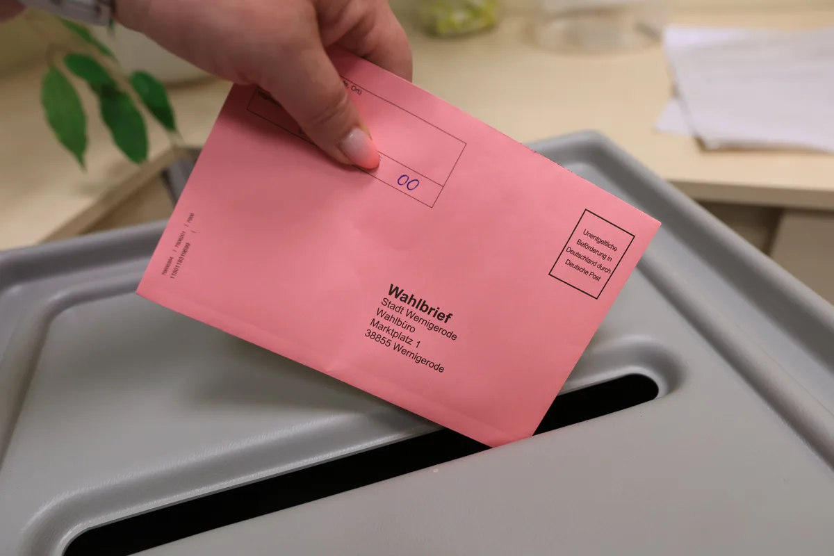 Whistleblower: USPSs new ballot screening system isnt ready
