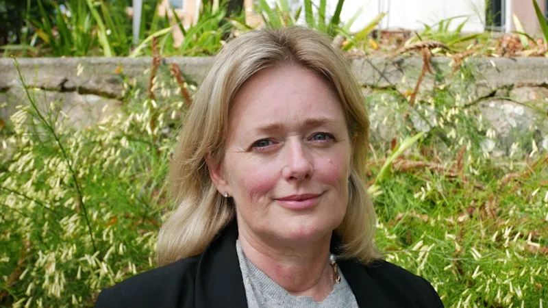 Mayor on edge of being kicked off council after sick-leave vote