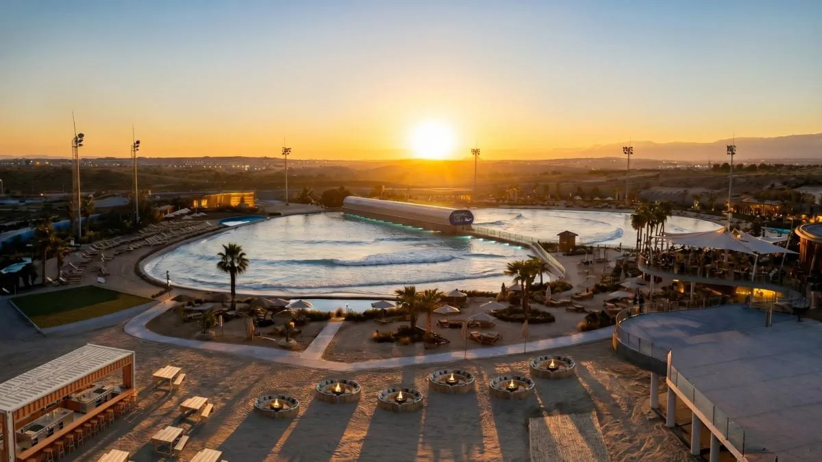 La mayor piscina de olas de Europa levanta ampollas entre los madrileños