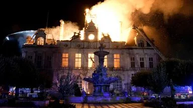 Schwere Krawalle bei Protesten in Frankreich