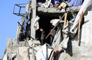 Prédio em Gaza danificado pela guerra desaba e mata 16 pessoas abrigadas no local