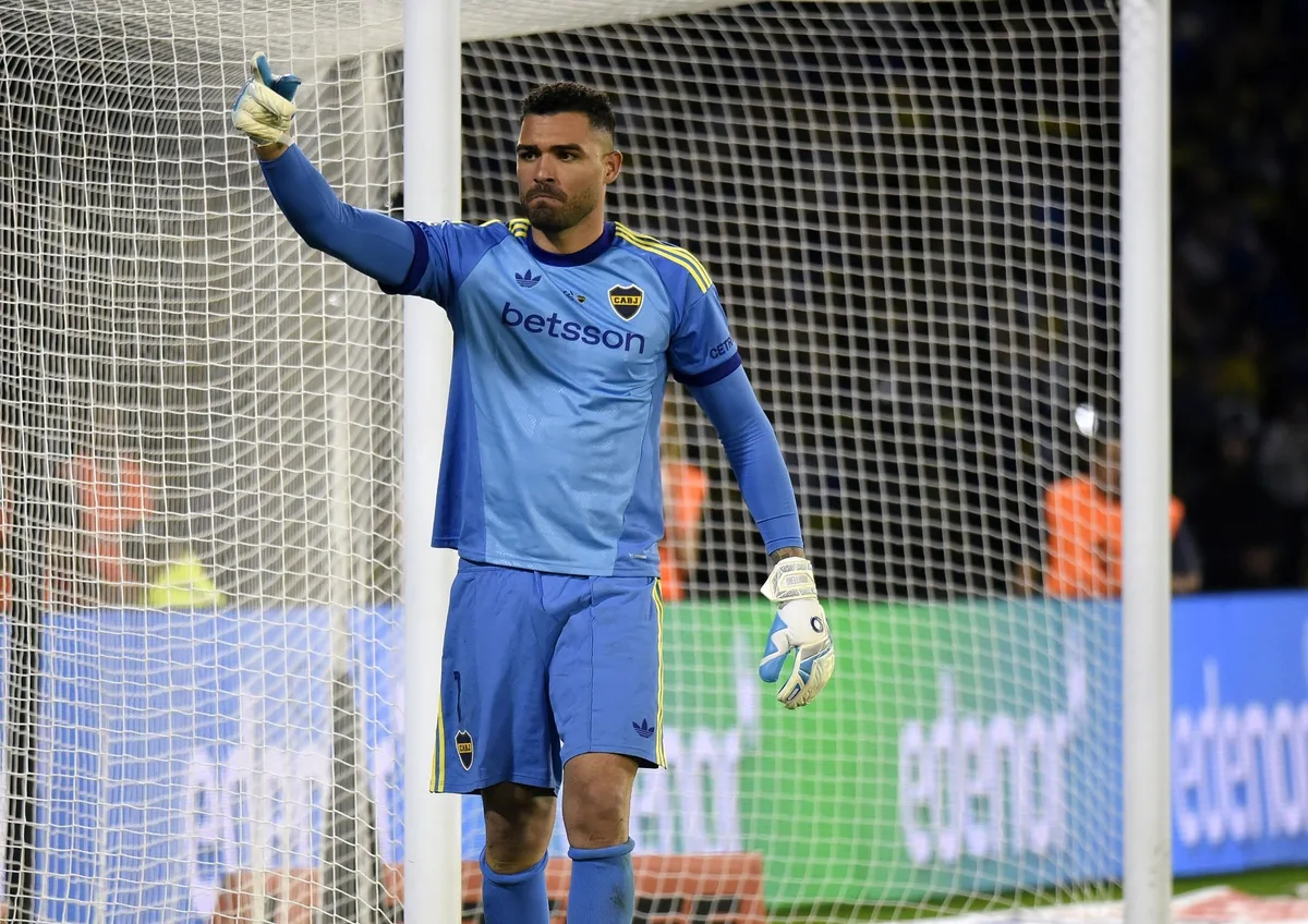 Álvaro Montero se lució en los penales con Vélez y fue figura en otra clasificación de Boca