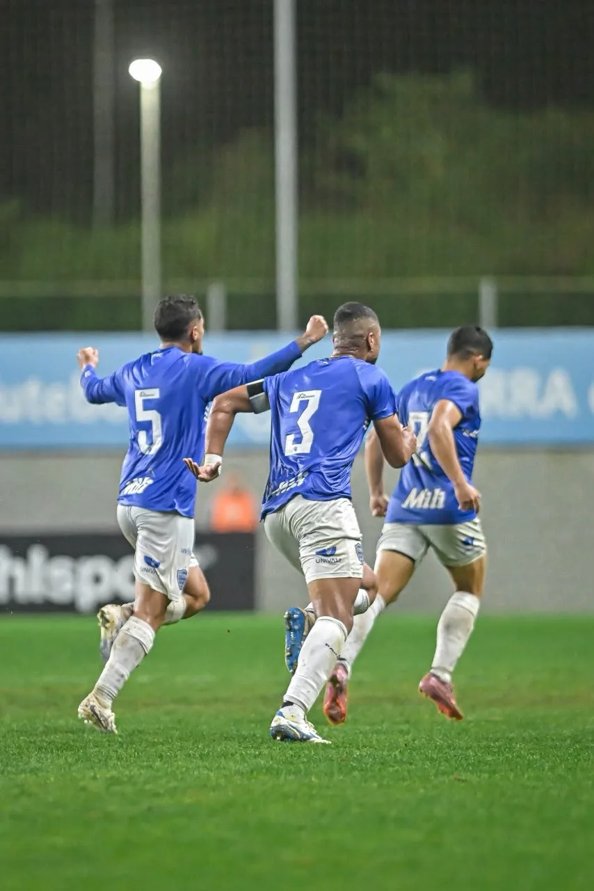 Com mais de 90% de chance de permanência, Barra depende apenas de si na Série C