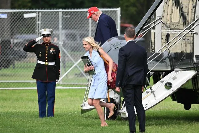 Qui est Natalie Harp, l’assistante de Trump dont le Tout-Washington fait des gorges chaudes ?