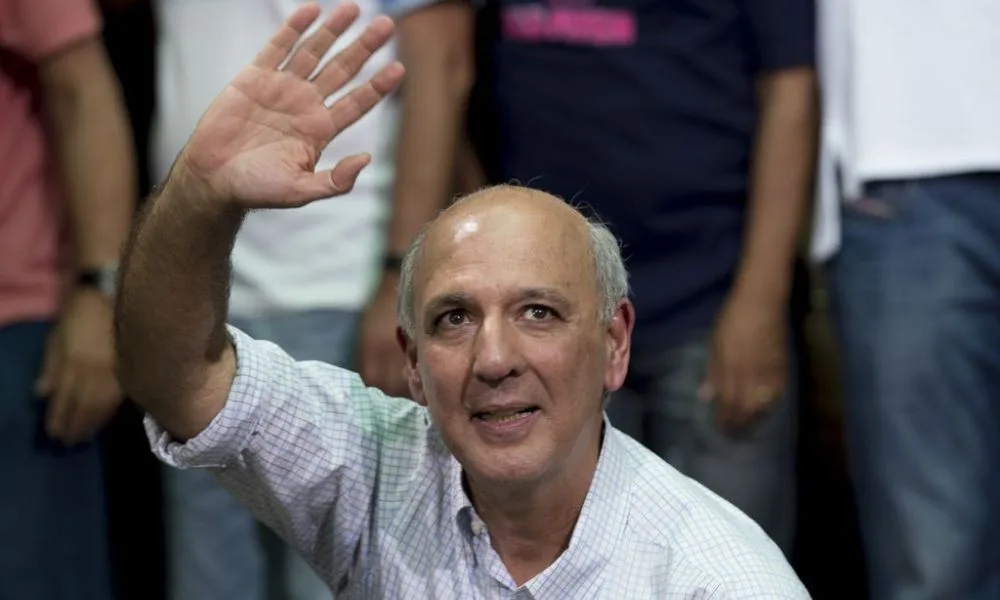Quem é José Roberto Arruda, ex-governador do DF que tenta o cargo 20 anos depois