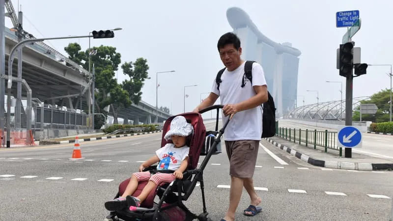 "Chaque enfant recevra près de 70.000 dollars": Singapour augmente massivement ses aides pour relancer une natalité au plus bas historique (mais ne pourra pas se passer d'immigration)