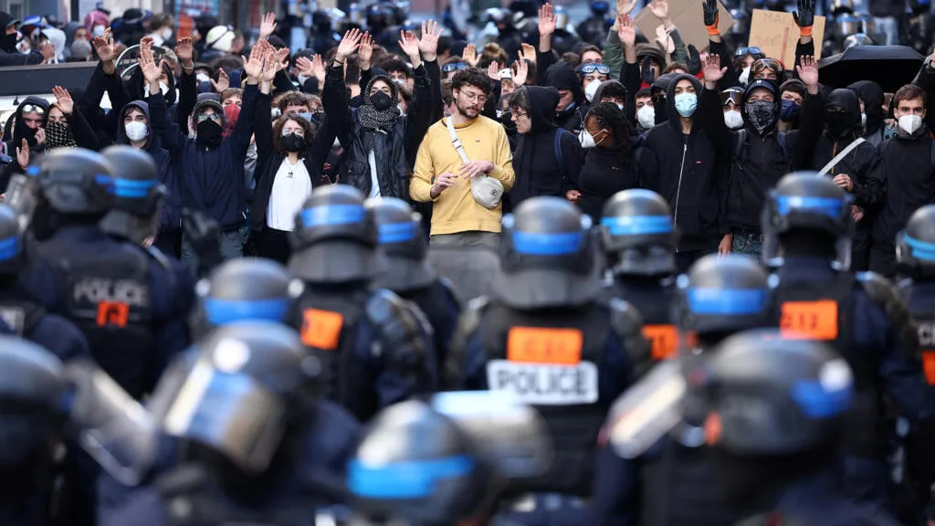 Journée de mobilisation massive des jeunes et gilets jaunes en France