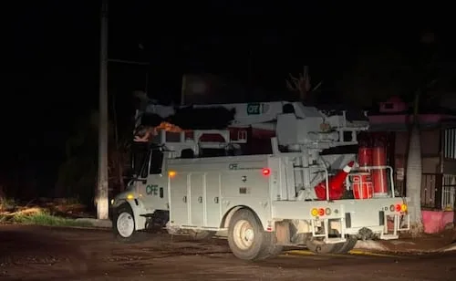 Lluvias y vientos de hasta 93 km/h causan daños en el sur de Sonora; reportan cortes de luz y afectaciones viales