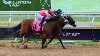 En final dramático jockey venezolano rompe el maiden luego de siete años de ausencia
