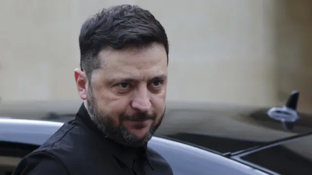 Zelensky avisa companhias aéreas que sobrevoar Rússia será perigoso