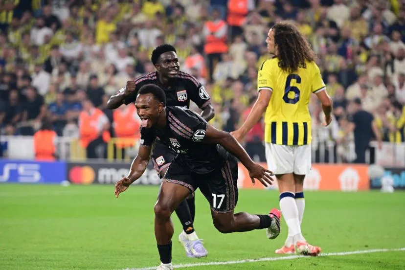 L'ouverture du score de Loïs Openda pour l'OL contre Fenerbahçe après un magnifique travail de Tolisso en vidéo