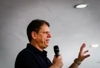 Haddad alerta para risco de Sabesp se tornar “a Enel das águas”