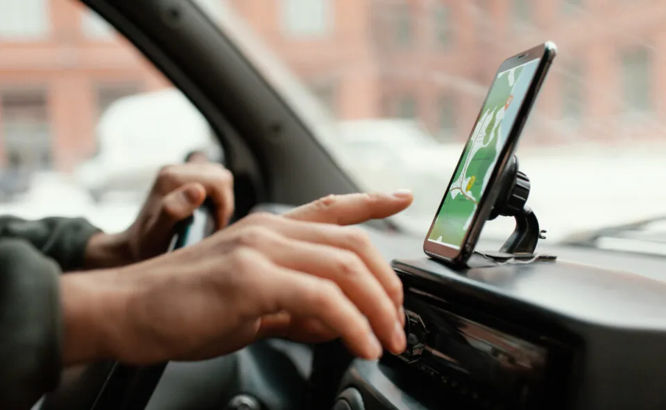 Uber corta 3,3 mil vagas em maior corte de empregos desde a pandemia