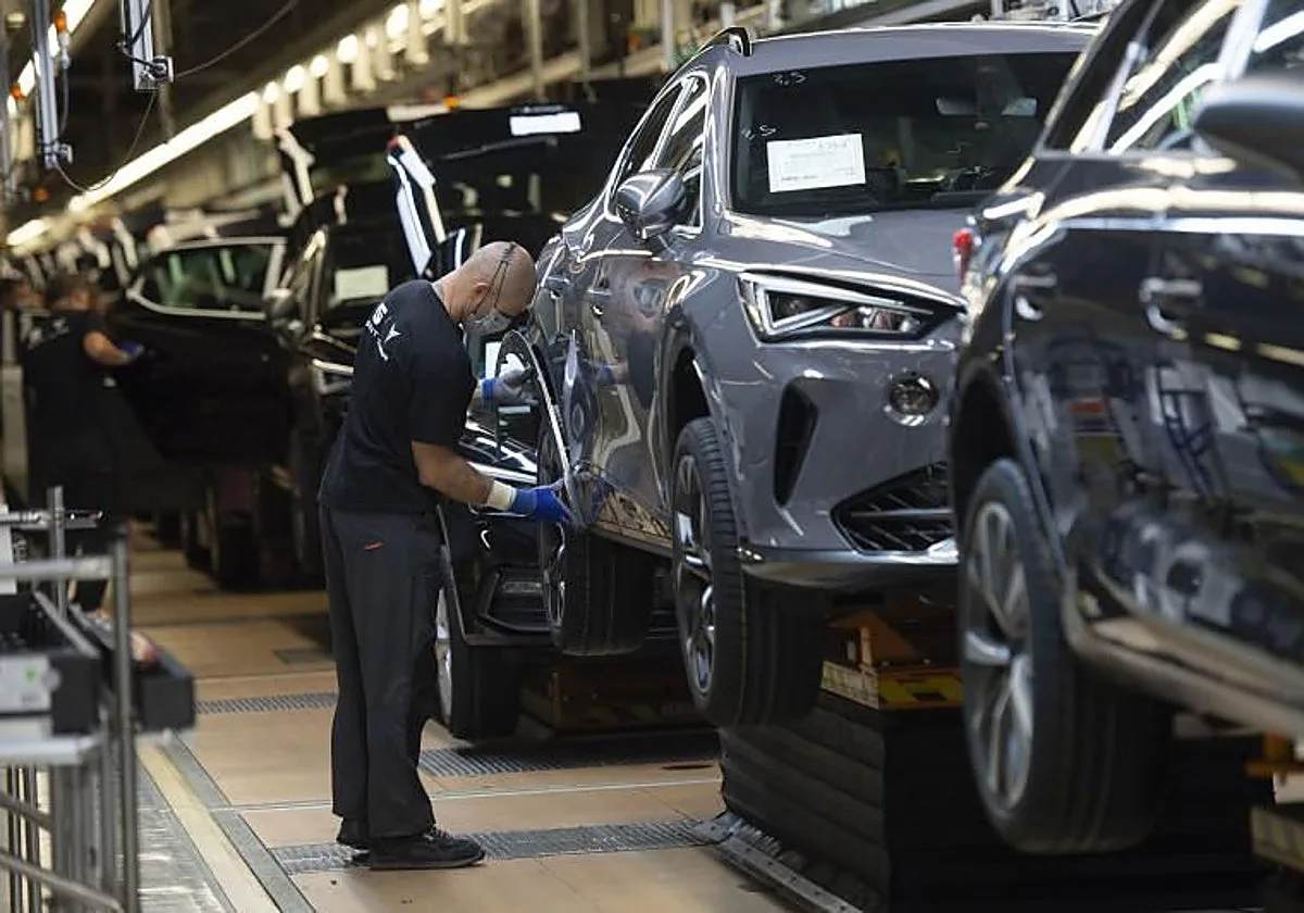 Volkswagen exhibe el éxito de sus cuatro eléctricos fabricados en España y aplaza al menos un año la decisión sobre la segunda plataforma en Martorell