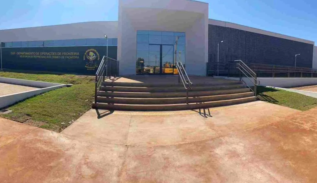 Justiça prende jovem e solta PM flagrado com droga avaliada em R$ 101 mil