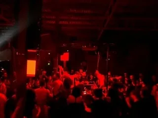 « C’est notre façon de nous battre » : en Iran, la scène techno comme combat et échappatoire à la guerre et au régime