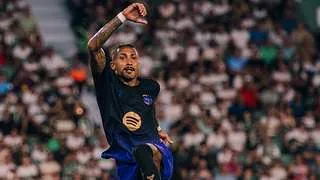 Raphinha anota el primer gol oficial de Barcelona en la temporada