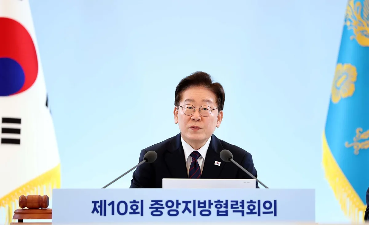 부동산 발목 잡힌 李, 지지율 42%로 최저치