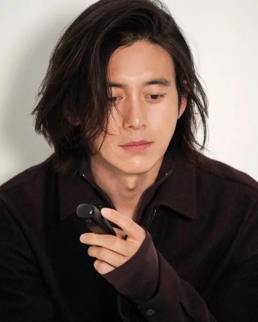 고수, 15년 함께한 BH엔터 떠난다