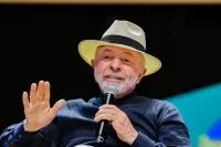 Lula diz não se preocupar com dívida pública e rejeita vender Correios