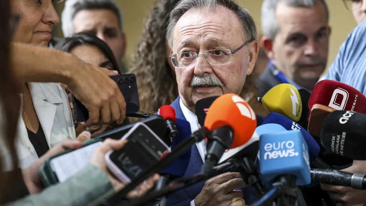 Vivas afirma que Moncloa le pidió "no llamar más porque se estaban poniendo pesados" tras alertar de la presión migratoria en Ceuta