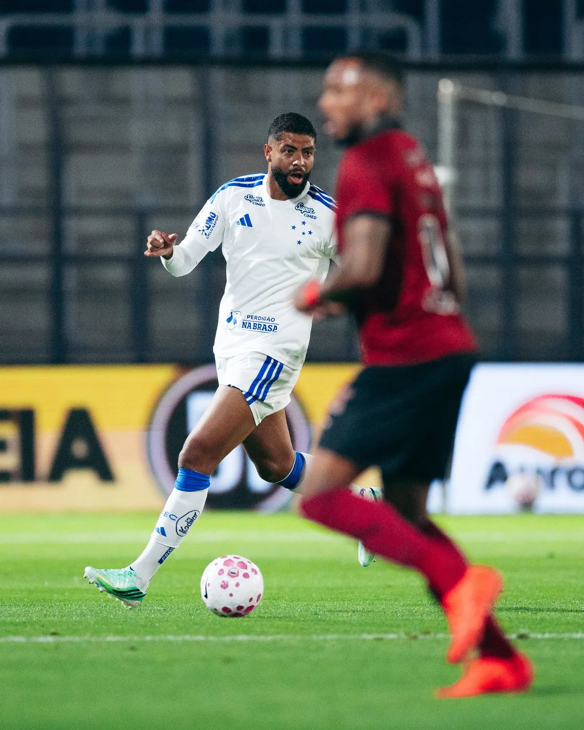 Bolas paradas e recomposições débeis tiram Cruzeiro da zona da Libertadores
