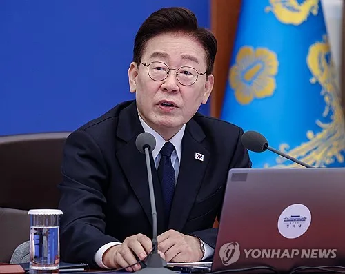 李대통령 "인프라 민영화는 국민 부담 늘려…약속대로 조치"