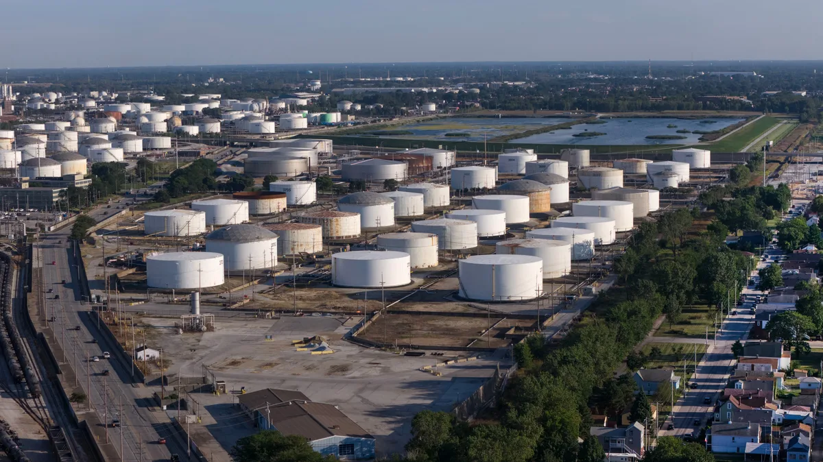 Oil slips over 3% as Saudi Arabia offers more crude via Oman