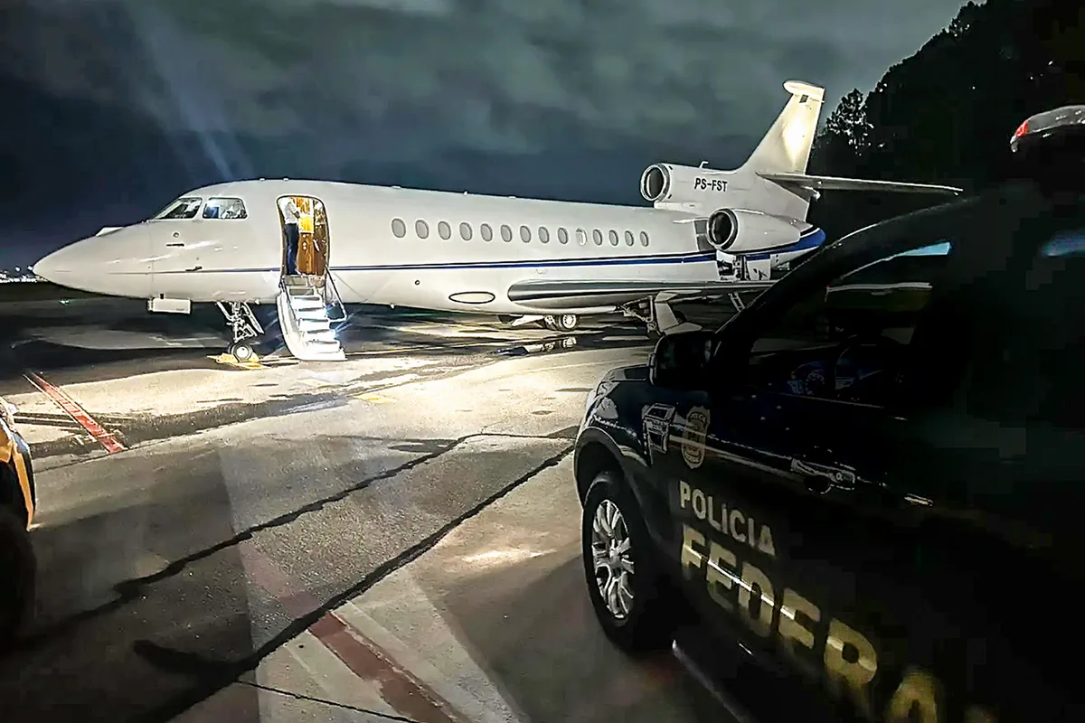 ‘Seu avião está um tesão. Parabéns’, disse famoso advogado a Daniel Vorcaro