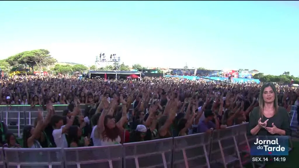 Calema e Mizzy Miles esta sexta no Sol da Caparica