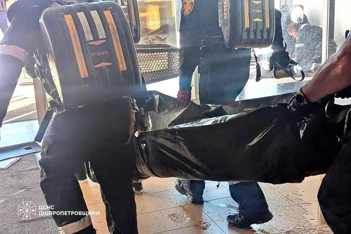 Al menos 14 muertos y decenas de heridos en un ataque ruso en Kryvyi Rih, la ciudad natal de Zelenski
