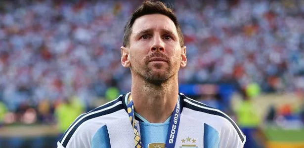 Rodada de futebol na Argentina vai parar no minuto 10 para homenagear Messi