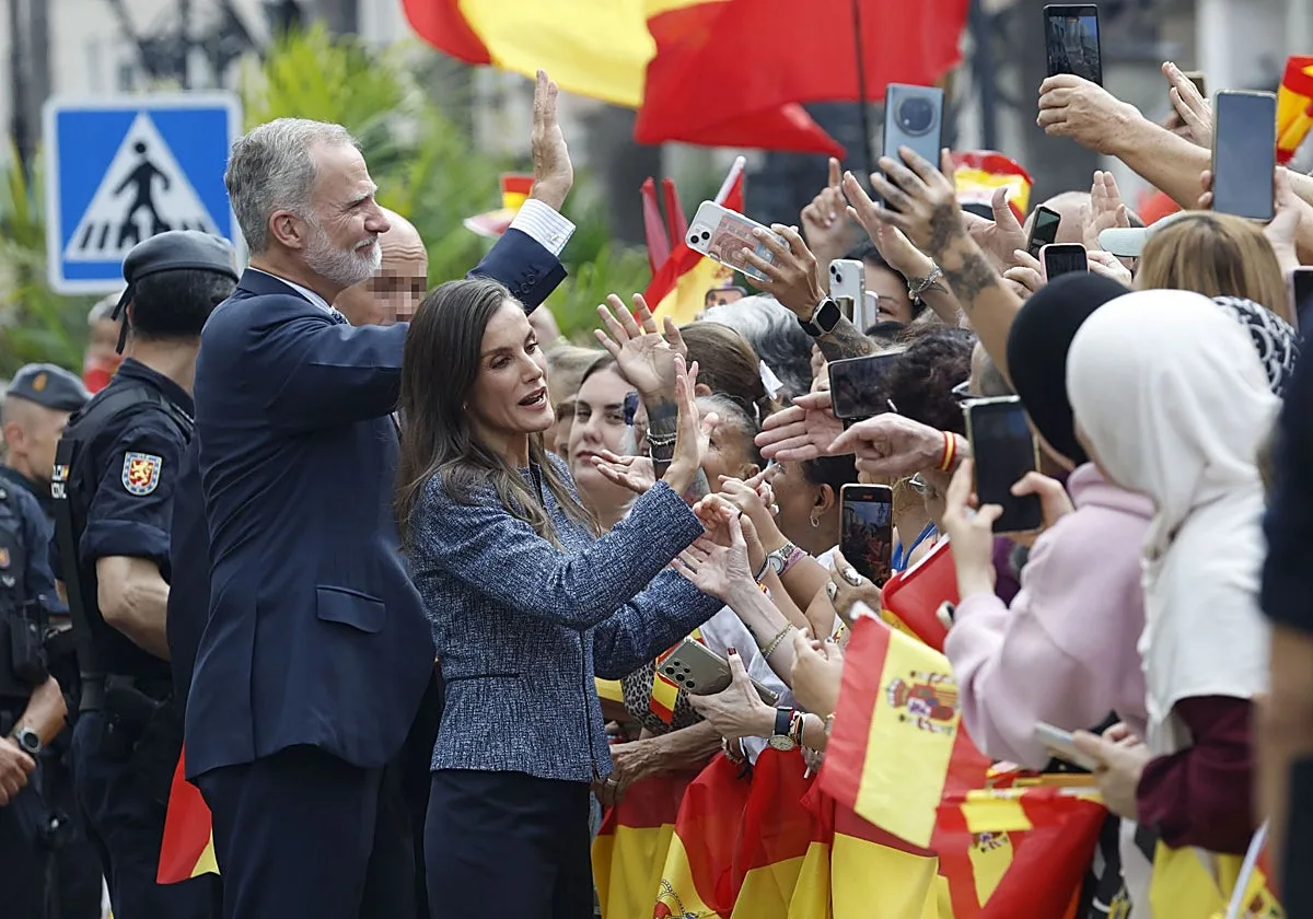 El Rey pide en Ceuta que vuelvan «lo antes posible» a su país de origen quienes entraron irregularmente