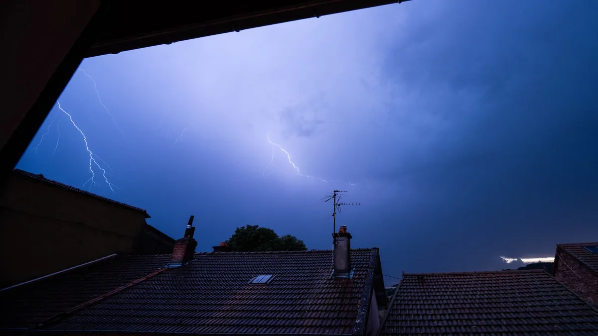 DIRECT. Orages: quatre départements en vigilance orange, de fortes pluies dans le Var et les Alpes-Maritimes
