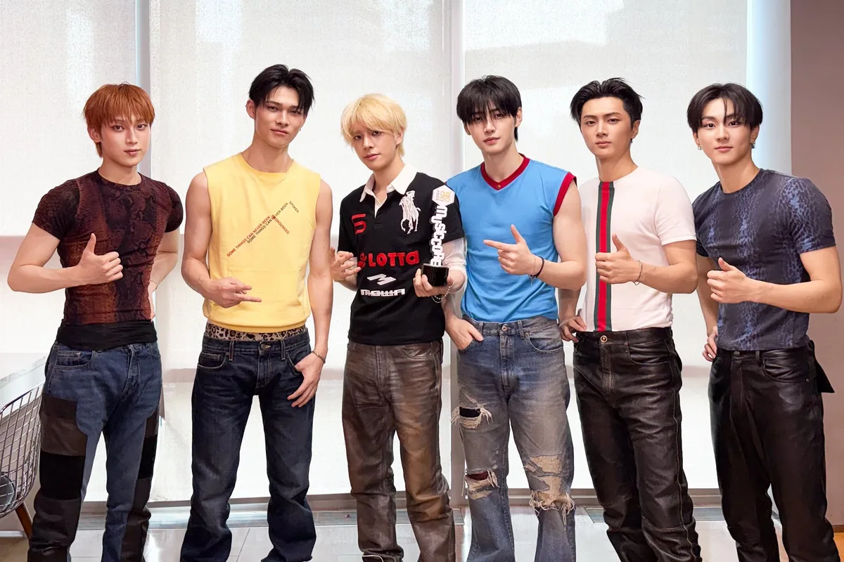 Watch: ENHYPEN Celebrates 1st-Ever “Music Core” Win For “Bloody Paradise”; Performances By NCT 127, Hearts2Hearts, And More