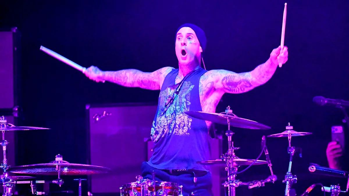 Travis Barker explica como se tornou a arma secreta do Blink-182